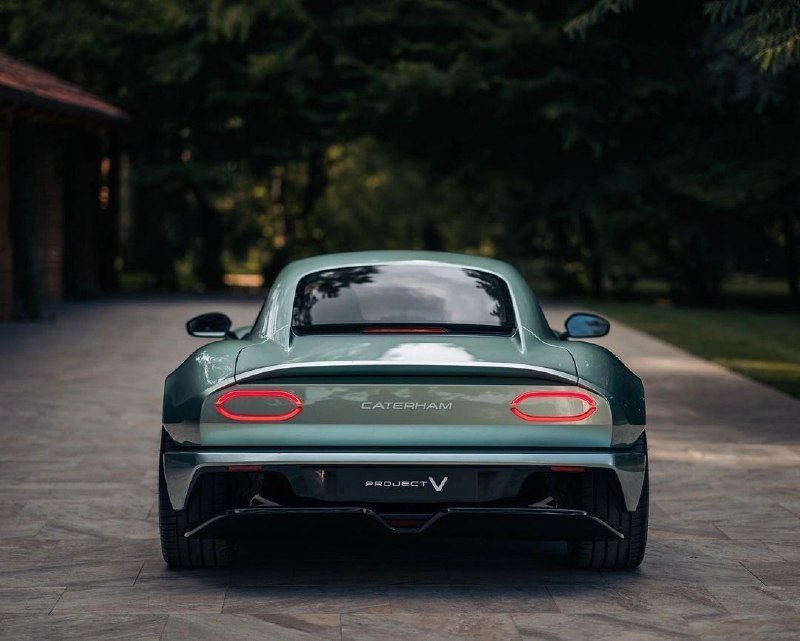 Британская компания по производству спортивных автомобилей Caterham, за свои 50 лет существования ещ 3