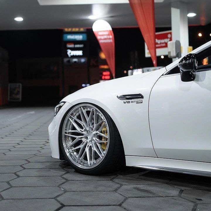 Mercedes-AMG GT63 S 8