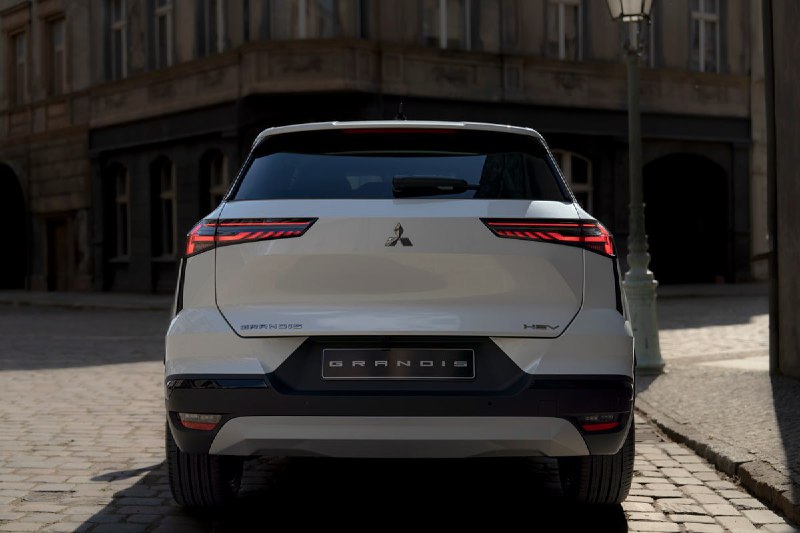 Новый Mitsubishi Grandis выходит на рынок Европы 2