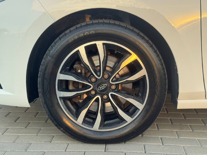 🚘 В продаже jac j7

Год выпуска: 2023
Пробег на табло: 82 000 км
Птс: электронный
Двигатель: 1.5 бензин
Трансмиссия: cvt

Vin: mx1j7aggxpk053259
Цена: 980 000 руб.

📞 + 7 (938) 130-35-61

Г. Ростов-на-дону, тц «сиверс», пр. Сиверса, 23 – как нас найти 📍

Способы оплаты:
— Наличные;
— Кредит (20 банков);
— Безнал без ндс;
— Обмен на ваш авто.

Больше подробностей об авто и способах оплаты узнавайте у менеджера 📲 @autozaorndbot
___________

Подбор авто – @auto_zao_bot 🤖
Все авто – https://autozao. Ru/ 🌐
Мы в max. Ru/auto_zao_rnd 💬

🗺️ Присоединяйтесь к авто зао :

— Москва
— Краснодар - фотография - 10