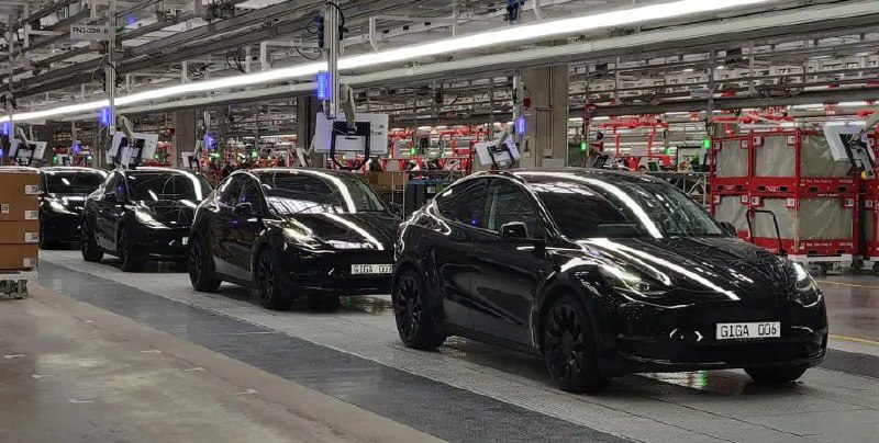 Продажи Tesla обвалились до 76%