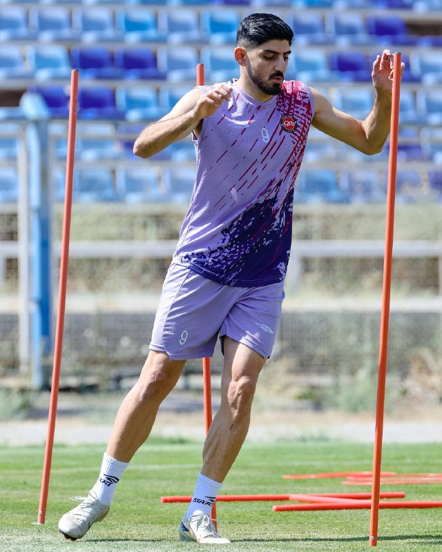 خبر ورزشی: ⚽️⚽️دو غایب بزرگ تراکتور مقابل پرسپولیسمهدی هاشم‌نژاد و مهدی ترابی به دلیل مصدومیت، دیدار تراکتور برابر پرسپولیس را از د
