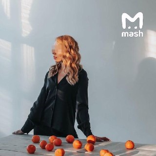 32-летнюю бизнесвумен из Красноярска выследил сталкер и убил в её доме в посёлке Емельяновская горка. После этого неадекват создал в соцсетях группу, в которой выкладывал фотографии тела жертвы с текстами о том, как он "замочил богатенькую девушку". Ксения