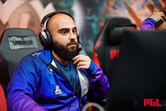 Dota2 Live: کروکی تو جلد قلعه نویی : ما قهرمان رو بردیم پس قهرمانیم