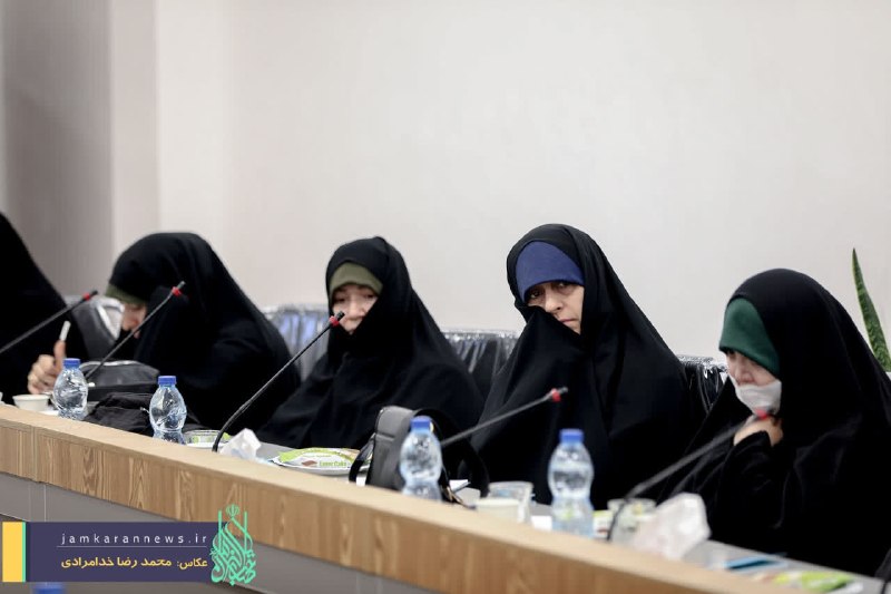 مسجد مقدس جمکران: #قاب_فیروزه_ای 🟢 روایت تصویری نشست «خانواده مهدوی» در آستان مقدس مسجد جمکران 🔸 در آستانه نهم ربیعالاول سالروز آغاز امام