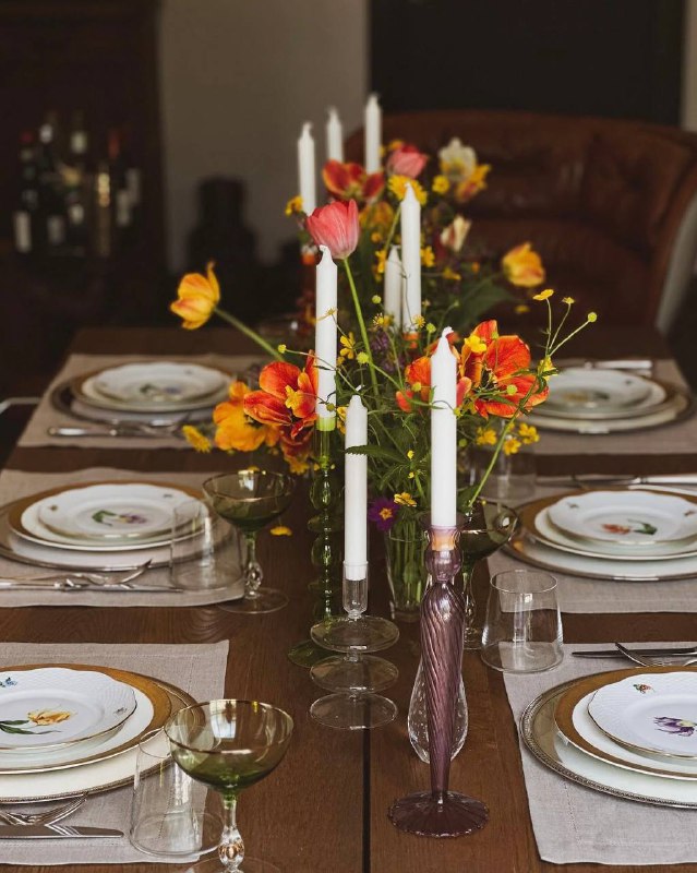 Отдельное удовольствие разглядывать сервировки в этом прекрасном доме. Даниил невероятный эстет и ценитель красивой посуды. Его буфет полон сокрови... - изображение 5 - сет, италия, серия