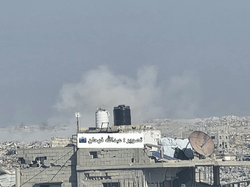 heavy smoke; As a result of the continued artillery bombardment of the occupation of the eastern areas of the city of Khan Yunis.