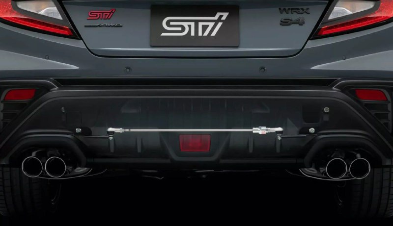 В Японии представили спортивную версию седана Subaru WRX 5