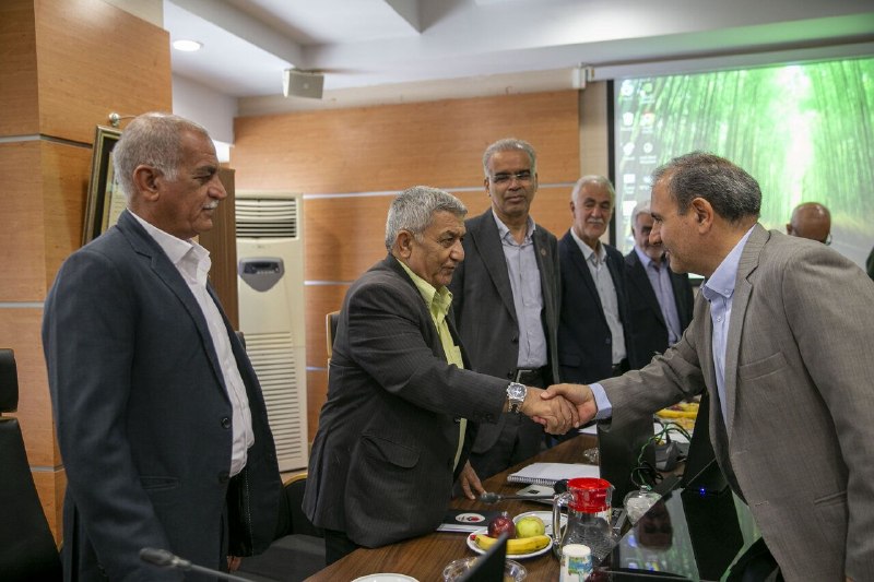 🇮🇷 نفت نیوز: 🇮🇷 کانال نفت نیوز دیدار رؤسای کانونهای بازنشستگی با رئیس هیئترئیسه صندوقهانشست رؤسای کانونهای بازنشستگی صنعت نفت با