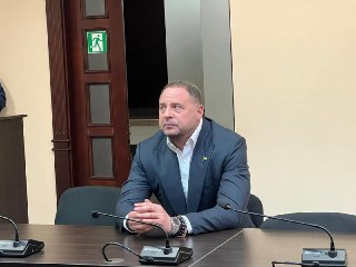 ⚡️За бывшего главу Офиса Зеленского Андрея Ермака внесли залог в 3,1 млн долларов. Его могут выпустить из СИЗОВысший антикоррупционный суд Украины подтвердил, что за экс-главу Офиса президента Украины Андрея Ермака внесен полный залог в размере 140 млн гри