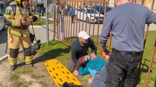 Сообщается о попадании беспилотника в жилую многоэтажку в Чебоксарах. По предварительным данным, повреждены как минимум восемь квартир.  Официальной информации об инциденте пока нет.