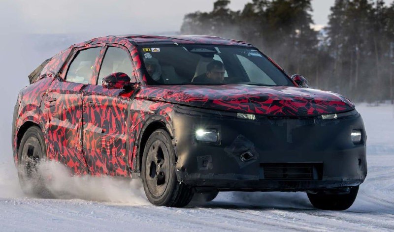 Alfa Romeo тестирует новый кроссовер Stelvio