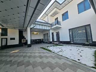 Сергели.Кумарык махалляси .3 сотихда 10 хонали зор уй сотаман.