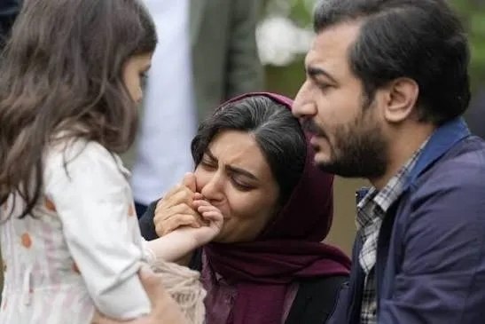 عصر ایران: نقدی بر یک فیلم درحال اکرانماه پنهان؛ مرز باریک ایثار و خودقربانی‌گری✍ محسن سلیمانی فاخر - عصر ایران 🔹️ مسألۀ مهم فیلم ع