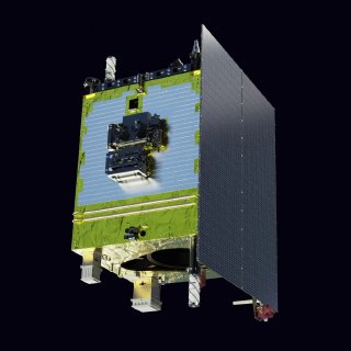 O ו-EOS-R, בהתאמה, מקונצרן BARL. אנחנו מחכים ל-טריטון-או עם רזולוציה אופטית גבוהה במיוחד של 0.2 מ'.