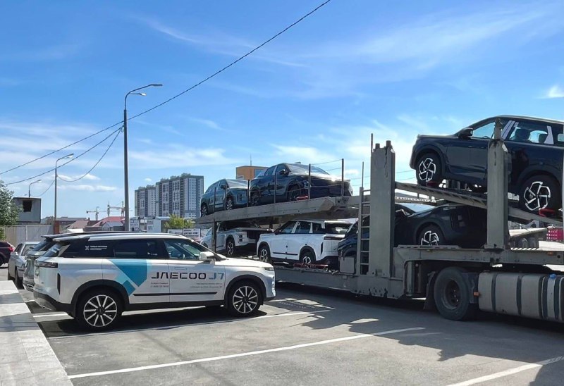 Импорт новых автомобилей в Россию рухнул на 63%