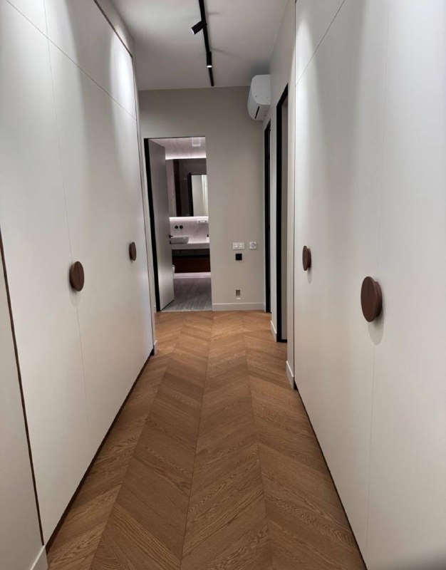 Ну и покажу первые фото по окончанию стройки по этому проекту. Мы пришли буквально в пещеру нулевых все в декоративной штукатурке под камень и лаби... - изображение 3 - покажу, первые, фото