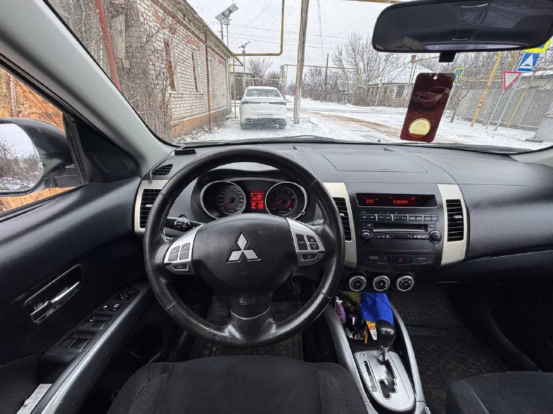 Mitsubishi outlander xl, японец год выпуска: 2008 год пробег: 243 000 объём двигателя: 2,4 л. топлив... - фотография