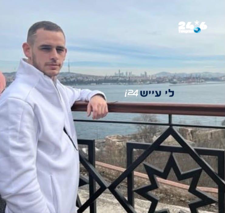 🇮🇱 מחמד אל נקיב, בן 27 מלוד, הוא המורה החשוד באונס תלמידה בת 12 בתיכון בת״א. לפחות בשני מקרים, לפי החשד…