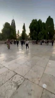 الأذان يرفع من باحات الأقصى المبارك