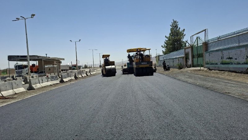 نهبندان کهن: 🛑 مشکل انسداد لاین خودروهای سنگین پاسگاه سهل آباد رفع شد 🔺به همت راهداری و راه و شهرسازی شهرستان روکش آسفالت گرم پاسگاه