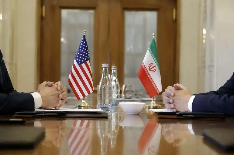 عصر ایران: کاخ سفید: مذاکرات با ایران تا اطلاع ثانوی لغو شدرئیس جمهور آمریکا در توئیتی نوشت: 🔹هیچ مذاکره یا گفتگویی در حال انجام یا