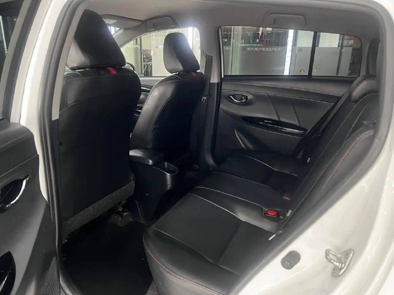 Toyota Yaris 2022 фото 6