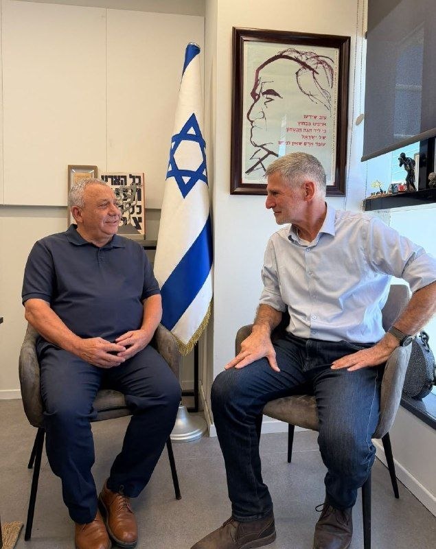 גדי אייזנקוט ויאיר גולן נפגשים לדון בתוצאות הבחירות והצעדים הבאים למחנה השינוי