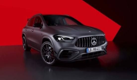 Mercedes-Benz обновил флагманский кроссовер GLA 45 S