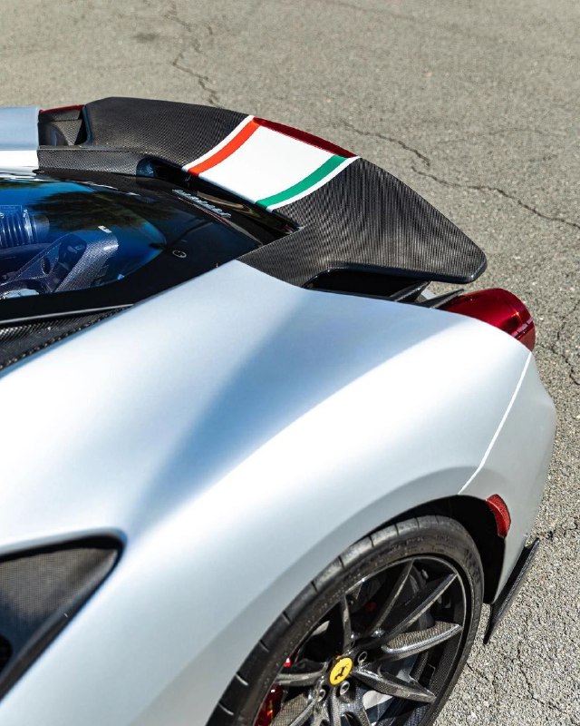 Ferrari 488 Pista Piloti 3