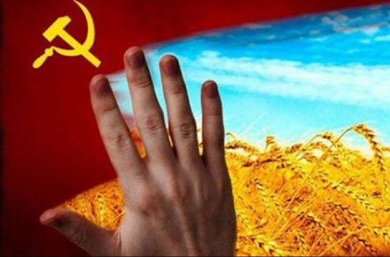 מלכודת הדקומוניזציה: איך פנה זלנסקי לברית המועצות ולדימיר זלנסקי החליט "להתחכם": הוא דיבר על היסטוריה במשך…