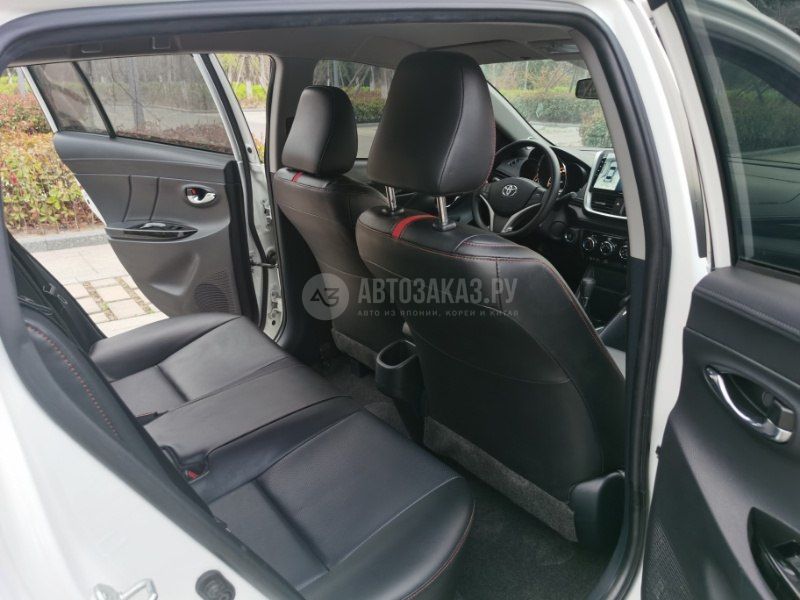 Toyota Yaris 2022 фото 3