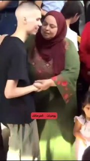 أسير فلسطيني يلتقي والدته بعد ستة أشهر اعتقال