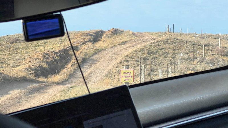 Это точно Алматы? А то у меня ощущение, что мы снимаем клип в Техасе 💘Это точно Алматы? А то у меня ощущение, что мы снимаем клип в Техасе 💘