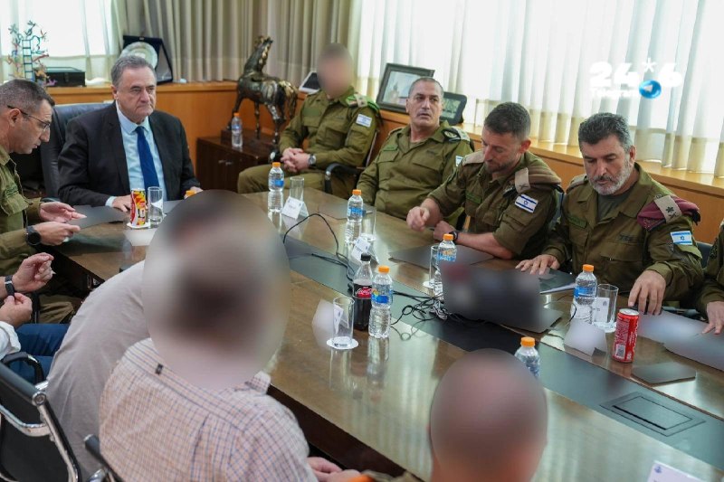 🇮🇱 שר הביטחון מקיים כעת הערכת מצב רב-זירתית ביחד עם הרמטכ"ל, רב אלוף אייל זמיר, ובכירים נוספים במערכת הבי…