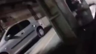 🚫 הטרדה של שיעים לביצת הקודש לגברת עם לבוש רגיל