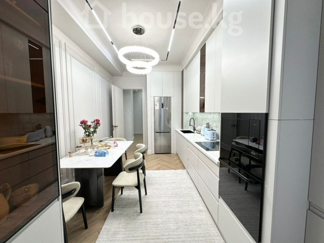 Продажа, квартира, 4-комн., 137 м2Адрес: Бишкек, АУЦА, Токомбаева, 15/12Цена: $390 000 (34 160 100 сом)Жилой комплекс: Клубный городок Ницца RESIDENCE в БишкекеТип предложения: от собственникаСерия: э