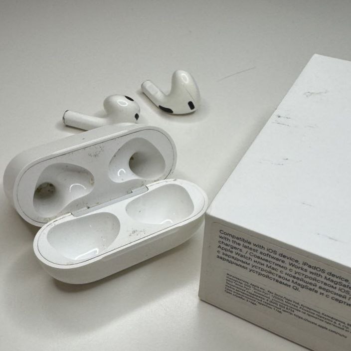 Продаю AirPods 3 поколения