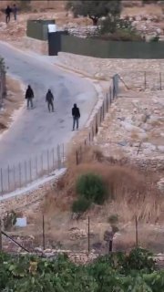 Scenes documenting the attack on settlers in the village of Baraka, east of Ramallah.
