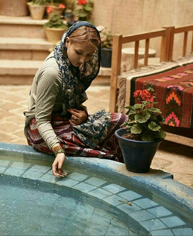 👉🏾به نام زن👈🏾: صبح شدای یار کجاییای عشق من ای دلبرو دلدار کجایی؟صبح است و قرارمن و تو ساعت بارانباران زدوشدلحظه دیدار کجایی؟صبح بخیر هم