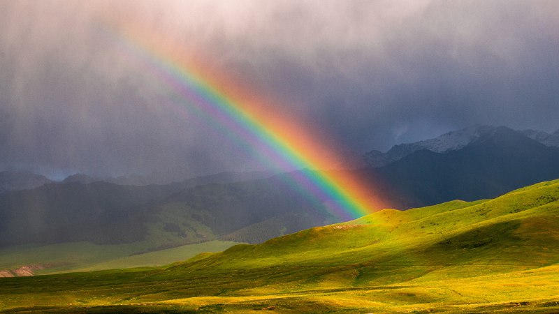 Wish hue were hereA rainbow in At-Bashy District  , Kakshaal Too Mountains, Naryn Province, Kyrgyzstan (© Emad aljumah/Getty Images)