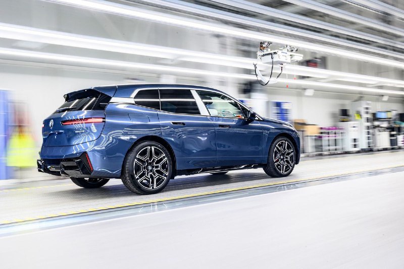 Компания BMW начала выпуск обновленного iX 3