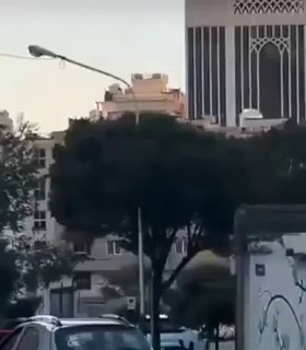 קווי דלק ארוכים דווחו ברחבי טהראן, המחסור בדלק תופס.