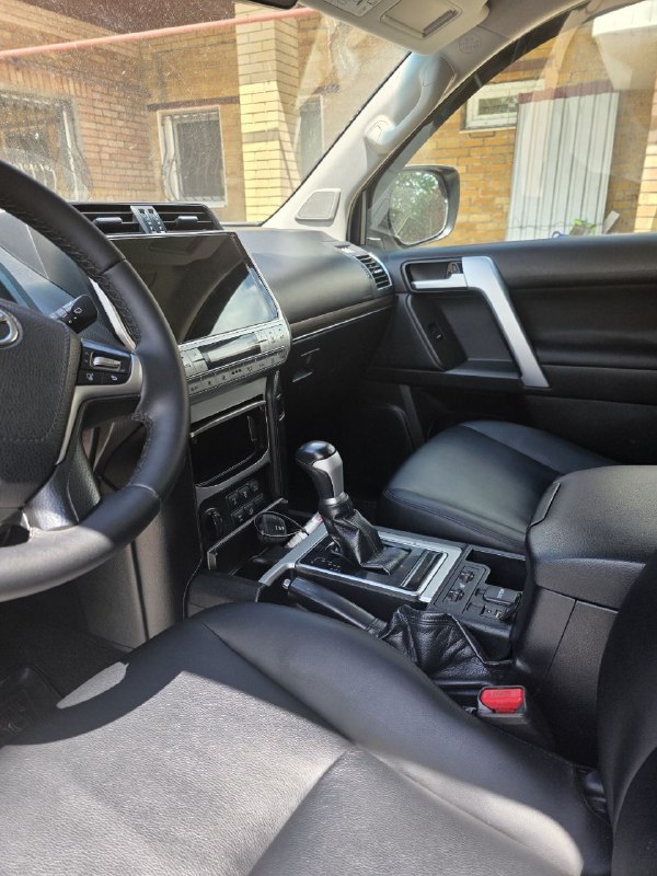Продам автомобиль toyota land cruiser prado.
4.500.000 Р
Пробег, км: 160 000
Количество дверей: 5
Поколение: 150 рестайлинг 2 (2017—2026)
Тип двигателя: дизель
Привод: полный
Мощность, л. С. : 177
Модификация: 2.8 d-4d at (177 л. С. )
Комплектация: prestige
Руль: левый
Цвет: белый
Тип автомобиля: с пробегом
Состояние: не битый
Птс: оригинал
Владельцев по птс: 2
Обмен: возможен
Дополнительные опции
Усилитель руля: гидравлический
Управление климатом: климат-контроль однозонный
Салон: кожа, кожаный руль, обогрев всех сидений, зеркал и руля.
Автомобиль в отличном состоянии, обслуживание для себя, покрытие керамика, третий автомобиль в семье, детали по телефону+79493718176 - фотография - 4