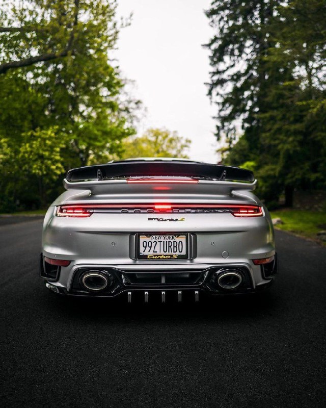 Porsche 911 (992) Turbo S 7