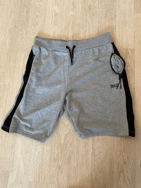 Продам: Шорты Everlast, Скатерть, Коврик резиновый, Плед, Корсет, Футболка Tommy Hilfiger, Лифчики, 