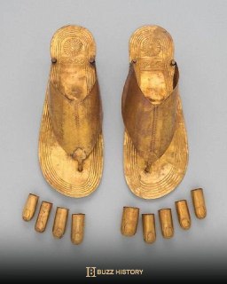 Egyptian sandals and thimbles- 1479-1425 B.C.📚 Buzz History