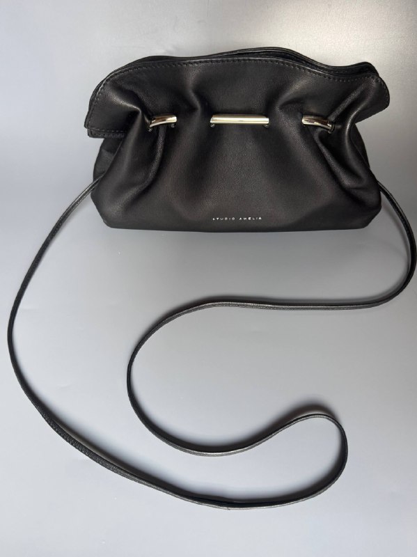 Сумка из натуральной кожи Studio Amelia и другие украшения — фото 1