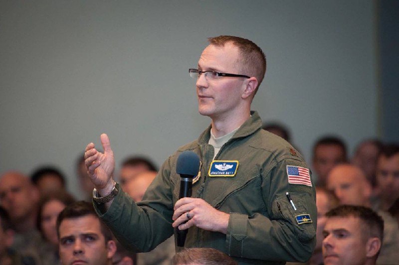 - 🇺🇸 NEW: The F-15E weapons system officer who gave an interview to CBS '60 Minutes' has been identified as Colonel Jonathan Bott, known by the call sign 'Edim'