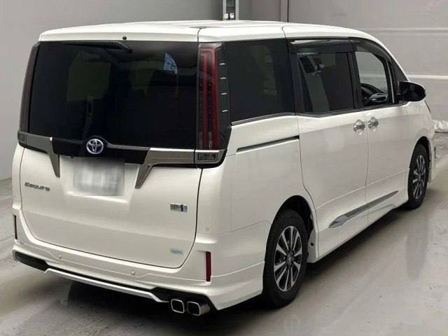Toyota Esquire 2020 фото 2